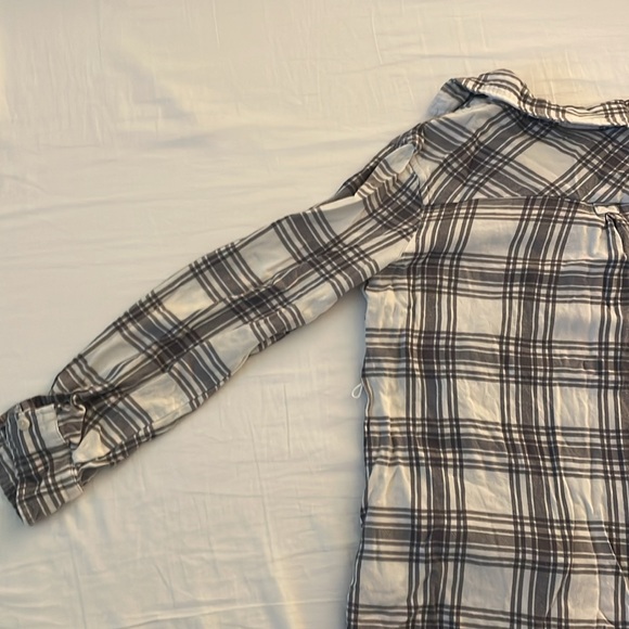 Maternity grey and white plaid shirt - Picture 7 of 7